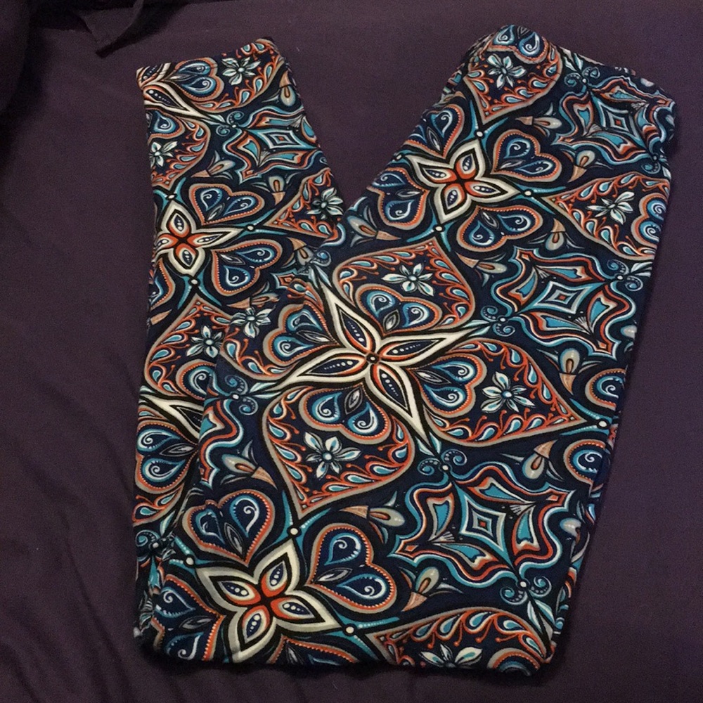 Blue and orange geometric leggings